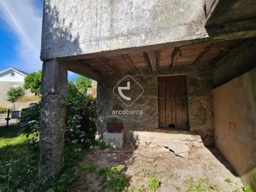 Moradia T1 para Venda em Portela e Extremo