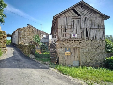 Moradia T1 para Venda em Portela e Extremo