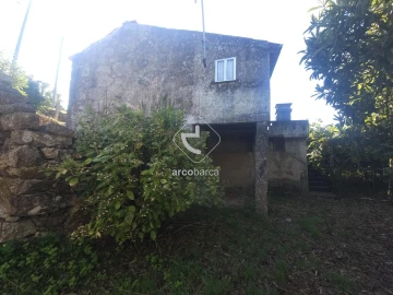 Moradia T1 para Venda em Portela e Extremo