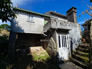 Moradia T1 para Venda em Portela e Extremo