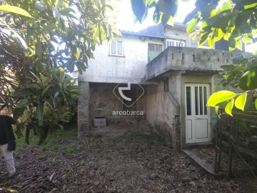Moradia T1 para Venda em Portela e Extremo