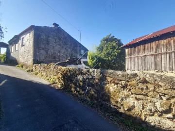 Moradia T1 para Venda em Portela e Extremo