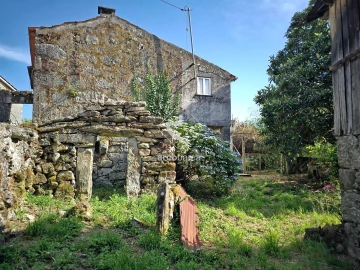 Moradia T1 para Venda em Portela e Extremo