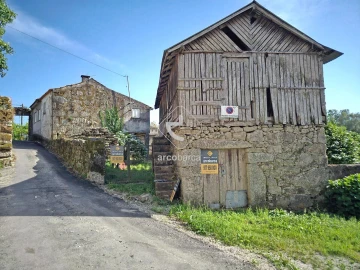 Moradia T1 para Venda em Portela e Extremo