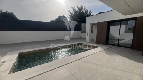 Moradia T3 para Venda em Turiz