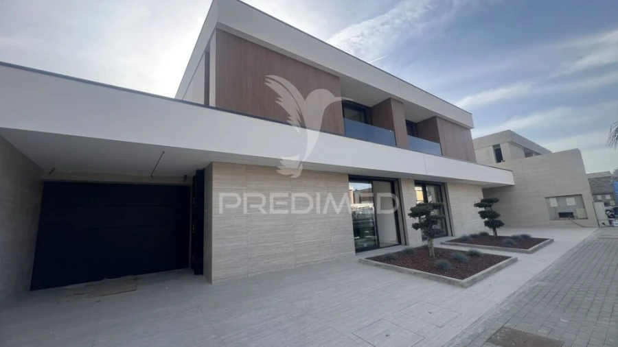 Moradia T3 para Venda em Turiz