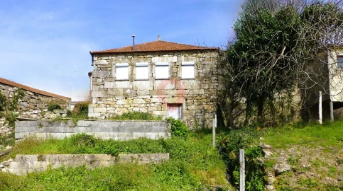 Moradia T3 para Venda em Vila e Roussas