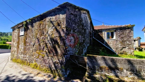Moradia T3 para Venda em Anhões e Luzio
