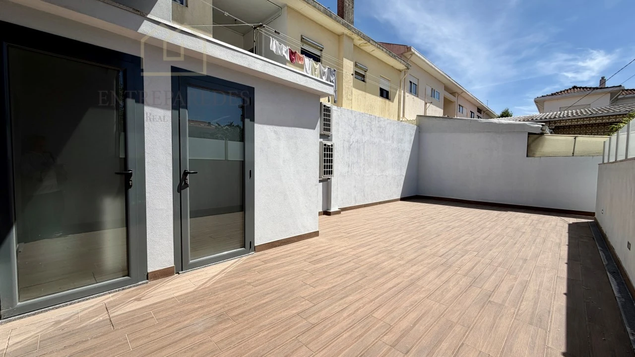 Moradia T3 para Venda em Espinho Foto 13