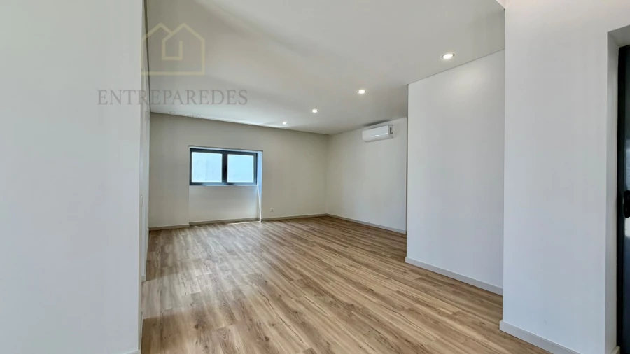 Moradia T3 para Venda em Espinho Foto 4