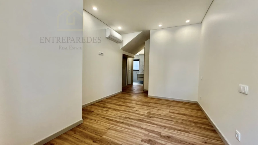 Moradia T3 para Venda em Espinho Foto 24