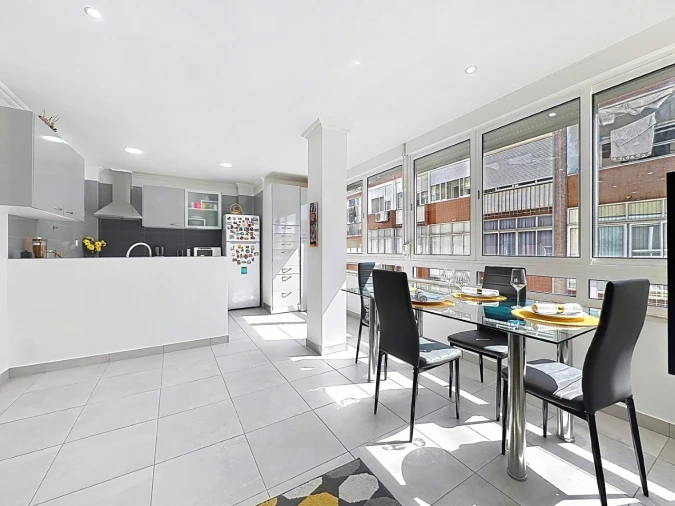 Apartamento T2 para Venda em Falagueira-Venda Nova Foto 2