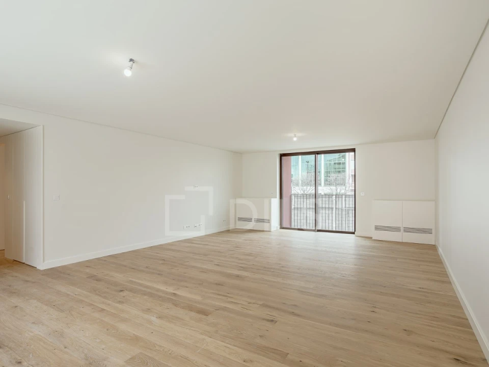 Apartamento T3 para Venda em Areeiro Foto 4