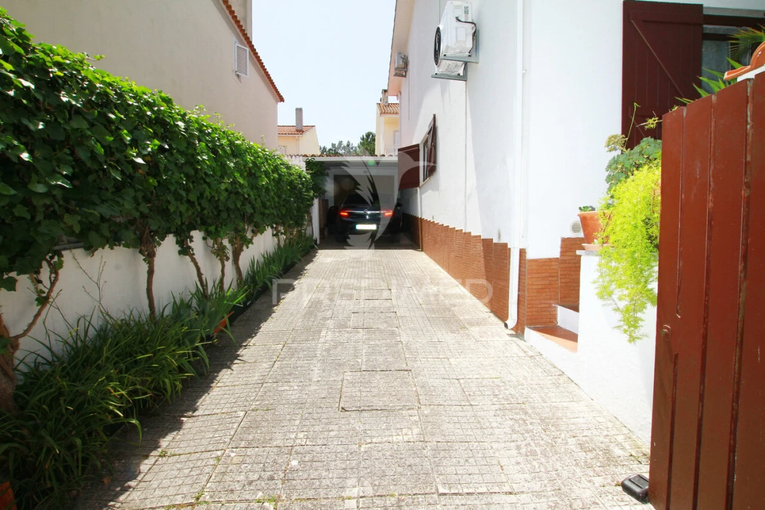 Moradia T3 para Venda em Quinta do Conde Foto 37