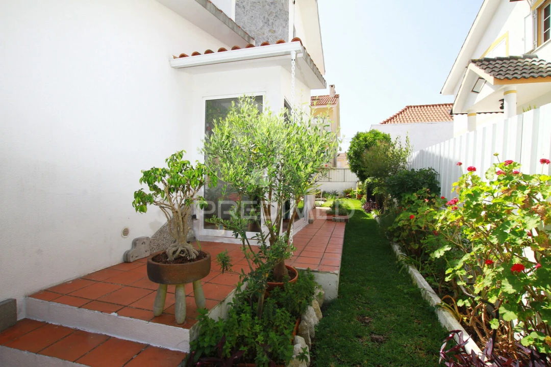 Moradia T3 para Venda em Quinta do Conde Foto 6