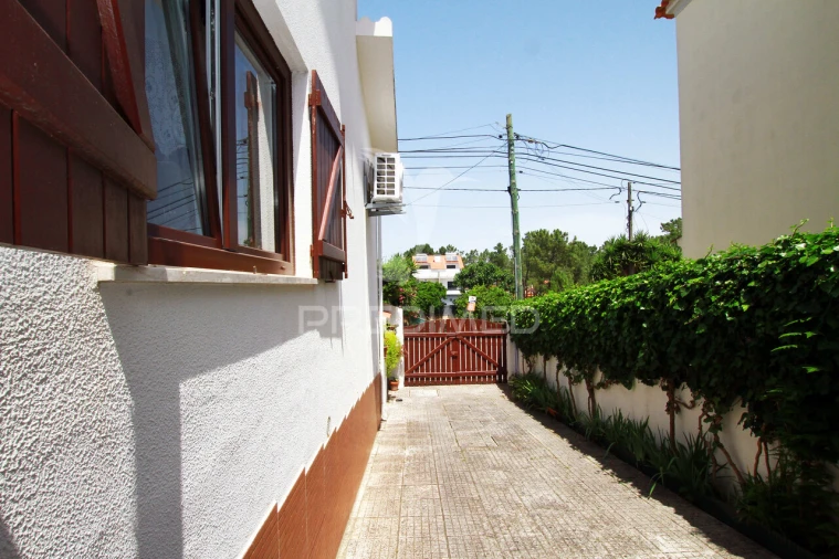 Moradia T3 para Venda em Quinta do Conde Foto 38