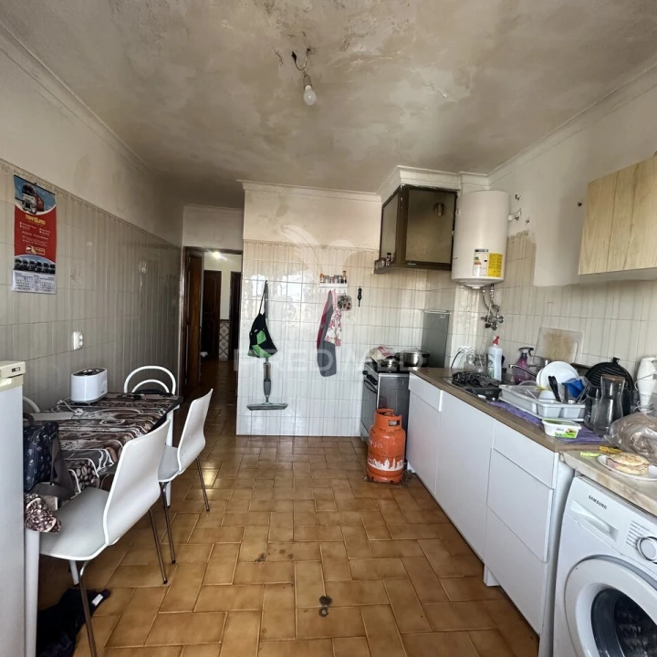 Apartamento T2 para Venda em Algueirão-Mem Martins Foto 2