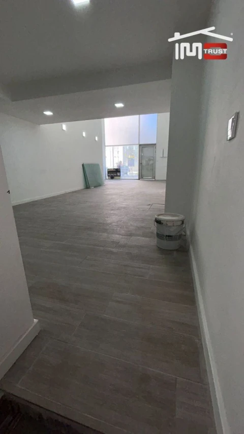Loja para Venda em Santo António