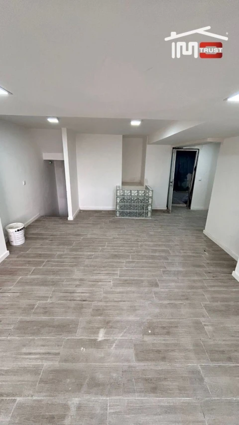 Loja para Venda em Santo António