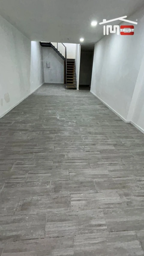 Loja para Venda em Santo António