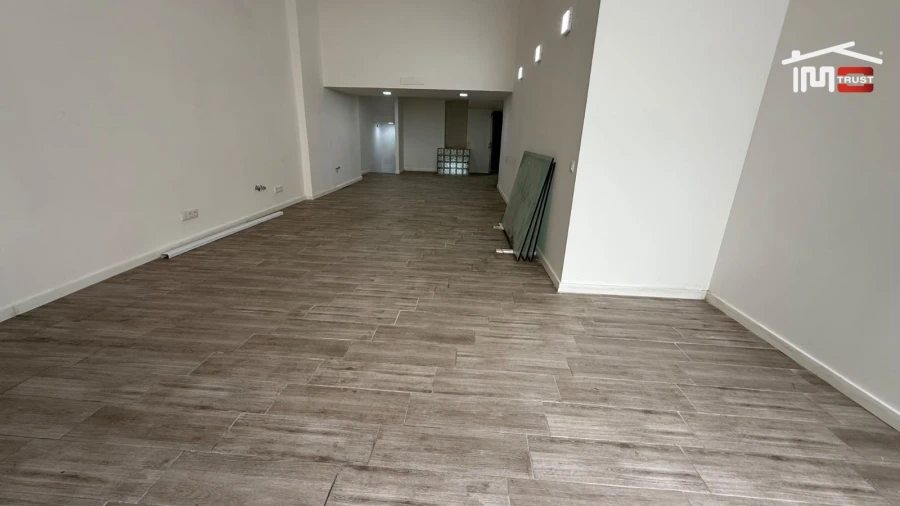 Loja para Venda em Santo António Foto 8