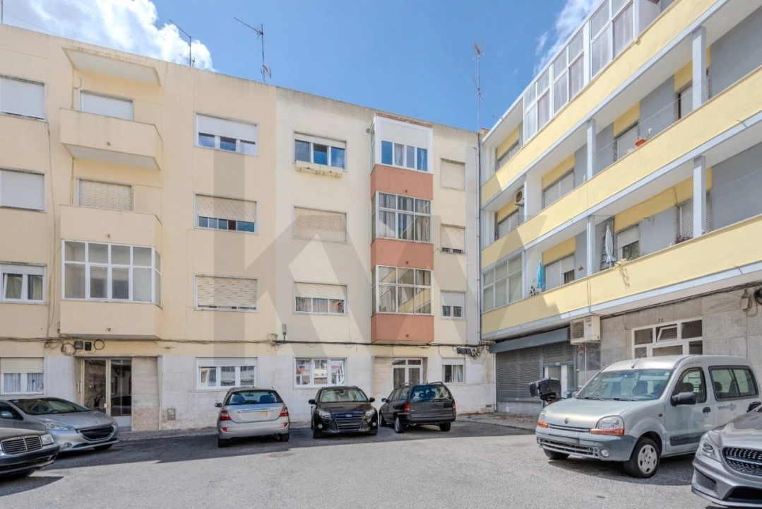 Apartamento T1 para Venda em Parque das Nações Foto 1