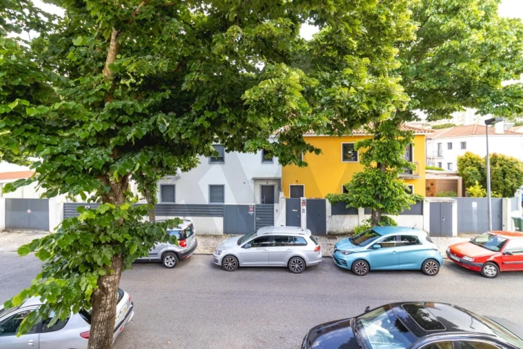 Moradia T4 para Venda em Benfica Foto 24