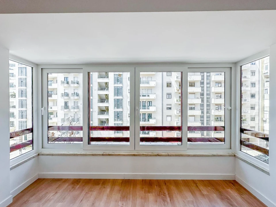 Apartamento T3 para Venda em São Domingos de Benfica Foto 4