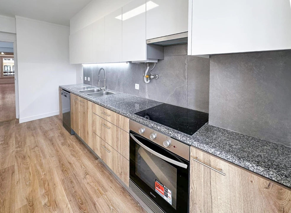 Apartamento T3 para Venda em São Domingos de Benfica Foto 8