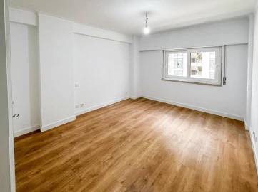 Apartamento T3 para Venda em São Domingos de Benfica