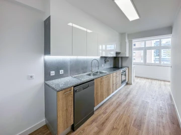 Apartamento T3 para Venda em São Domingos de Benfica
