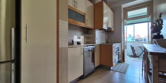 Apartamento T2 para Arrendamento em Arroios