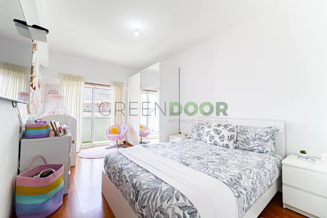 Apartamento T3 para Venda em Amora Foto 1