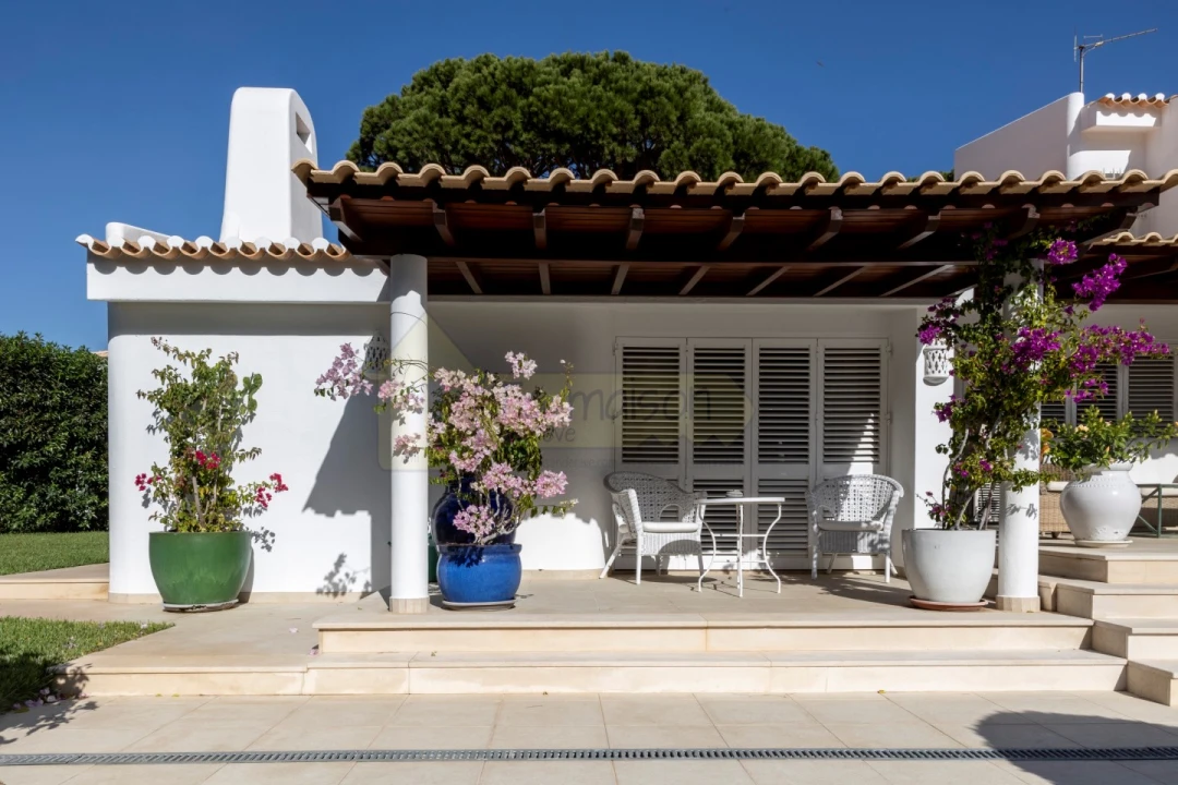 Moradia T5 para Venda em Albufeira e Olhos de Água Foto 9