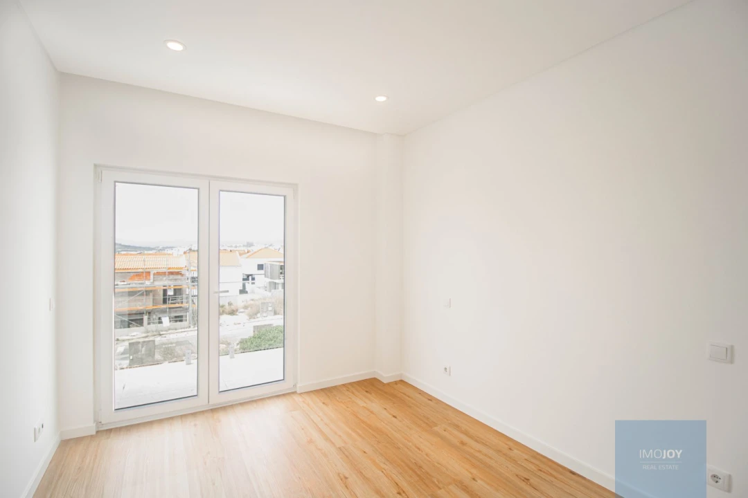 Moradia T4 para Venda em São Domingos de Rana Foto 18