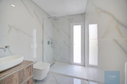 Moradia T4 para Venda em São Domingos de Rana