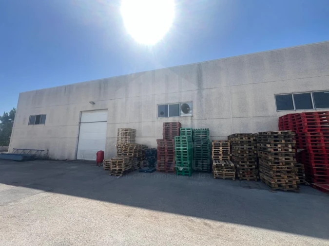 Armazém para Venda em Quinta do Anjo