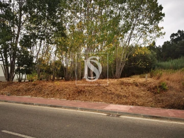 Terreno para Venda em Tamengos, Aguim e Óis do Bairro