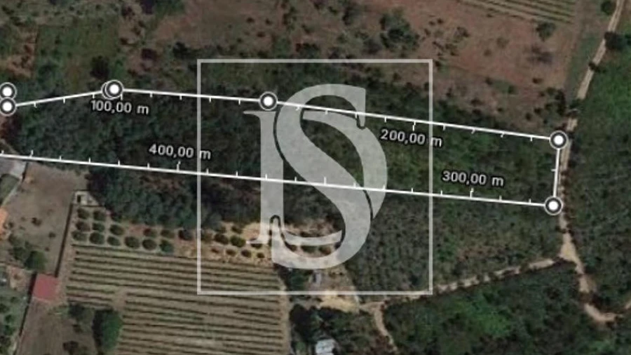 Terreno para Venda em Tamengos, Aguim e Óis do Bairro