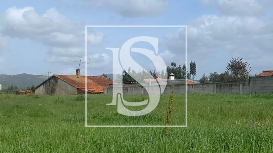 Terreno para Venda em Tamengos, Aguim e Óis do Bairro
