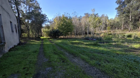 Armazém para Venda em Vilarinho do Bairro