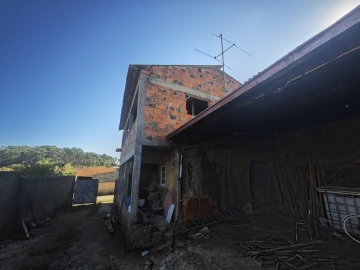 Moradia T3 para Venda em Amoreira da Gândara, Paredes do Bairro e Ancas