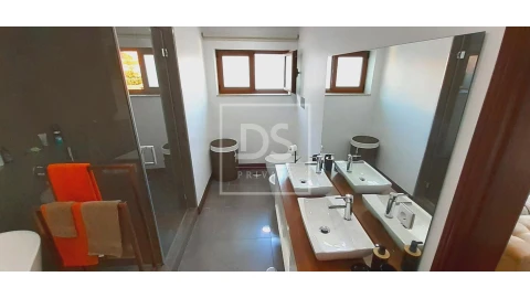 Moradia T4 para Venda em Ermesinde