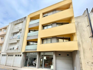 Apartamento T4 para Venda em Póvoa de Varzim, Beiriz e Argivai