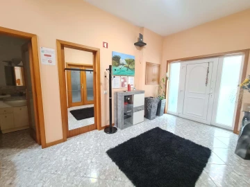 Moradia T6 para Venda em Rio Mau e Arcos