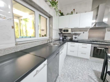 Moradia T6 para Venda em Rio Mau e Arcos