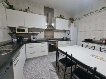 Moradia T6 para Venda em Rio Mau e Arcos