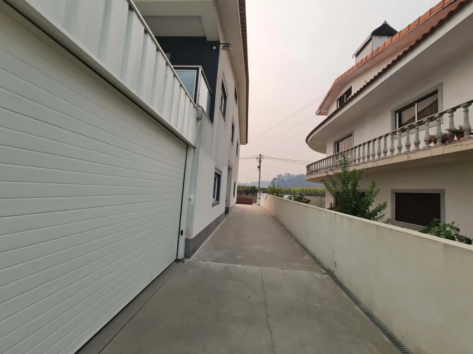 Moradia T6 para Venda em Rio Mau e Arcos Foto 42