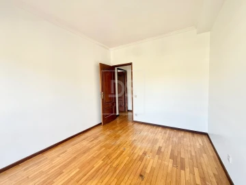 Apartamento T3 para Venda em Póvoa de Varzim, Beiriz e Argivai
