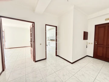 Apartamento T3 para Venda em Póvoa de Varzim, Beiriz e Argivai